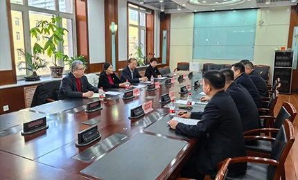 利博官网股份董事长胡晓萍、总裁芦传有赴黑龙江省药品监督管理局座谈交流